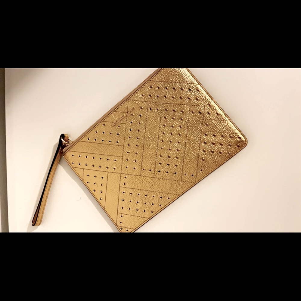 Michael Kors Signature Jet Set Charm Wristlet